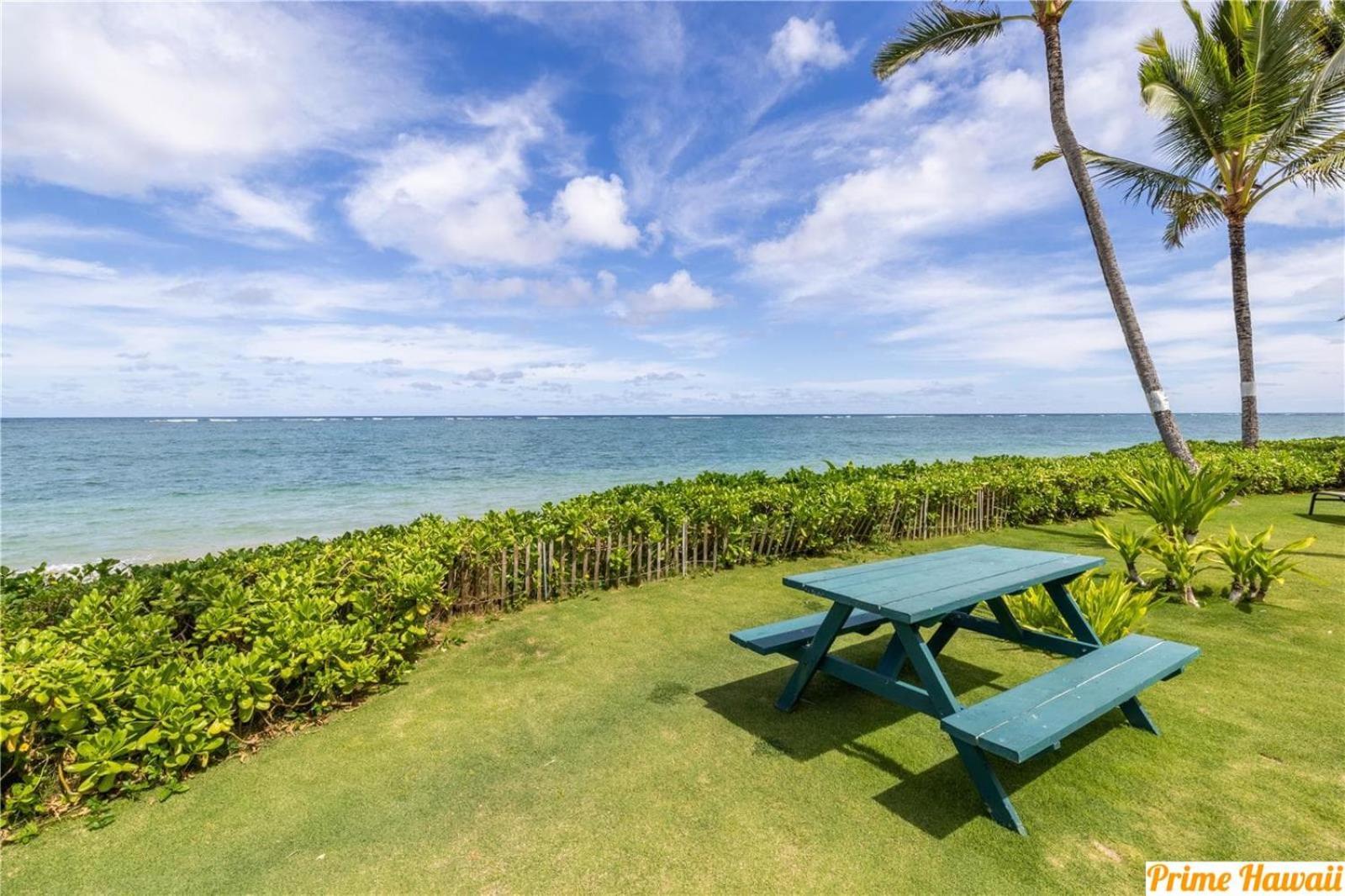 Beachfront Condo With Amazing Views Hau'ula Exteriör bild